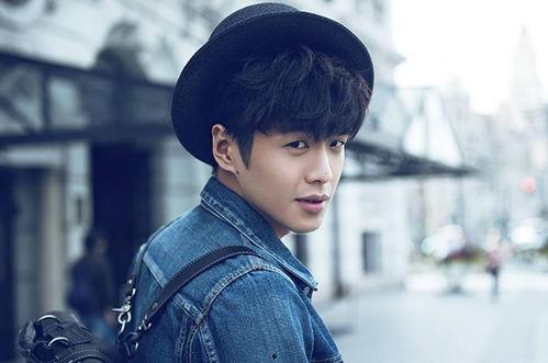 小天后爆料张若昀视频播放,揭秘明星生活幕后真相