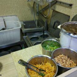 小西酸辣粉爆料视频在线观看,揭秘网红美食背后的制作秘籍  第3张