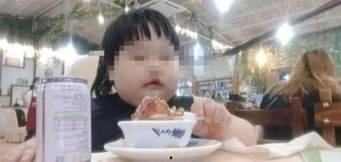 网红吃瓜婴儿是谁啊视频,萌态十足的网络红人  第3张